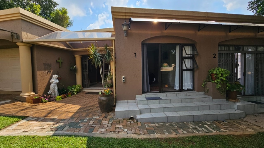 5 Bedroom Property for Sale in Boschdal North West